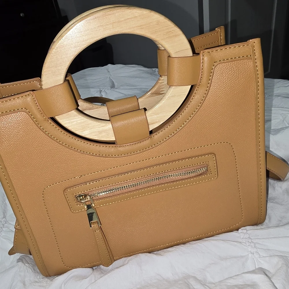Stylish Tan Handbag with Wooden Handles - Picture 6 of 7